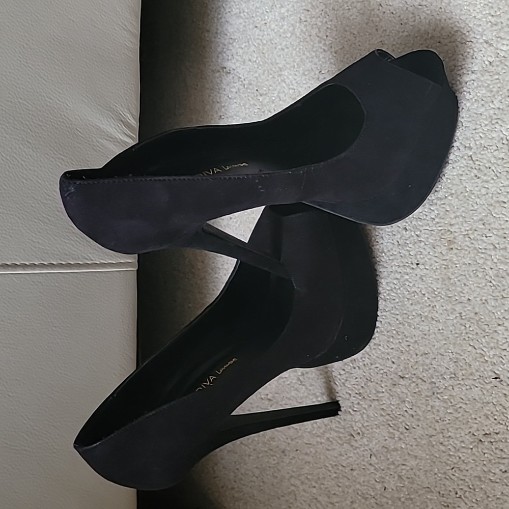 Shoes - Picture 2 of 4